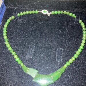Vintage-style green jade necklace